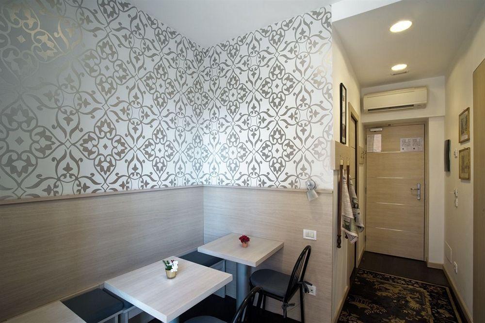 Appia 442 Hotel 3*